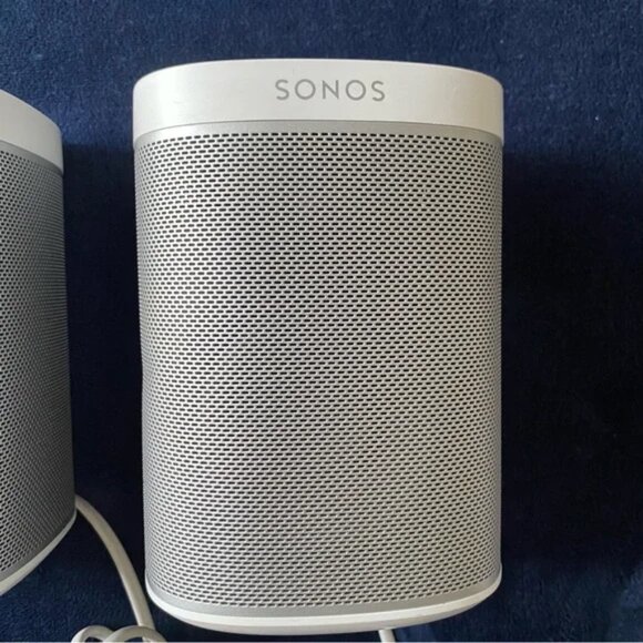 2-Sonos Play:1 - Compact Wireless Smart Speaker - Picture 5 of 8